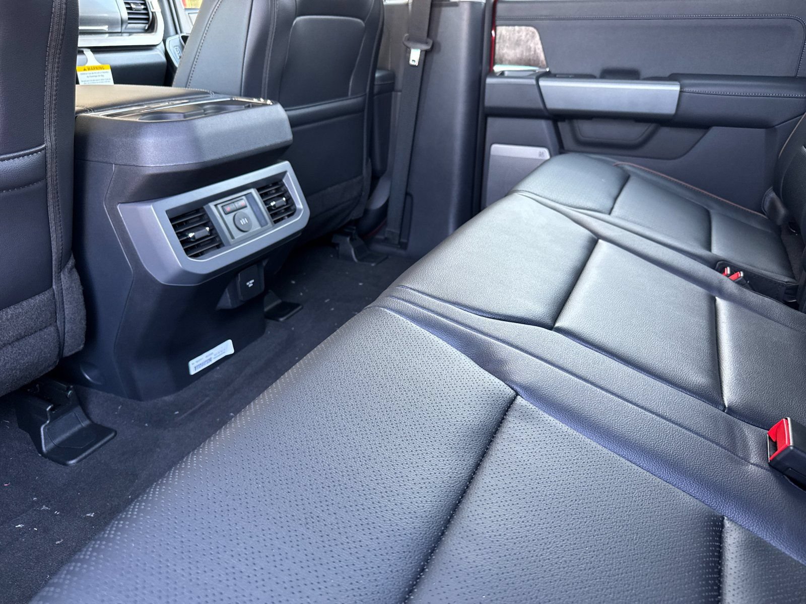 New 2026 Ford F250 Lariat w/ Black Appearance Package AWD/4WD image 13