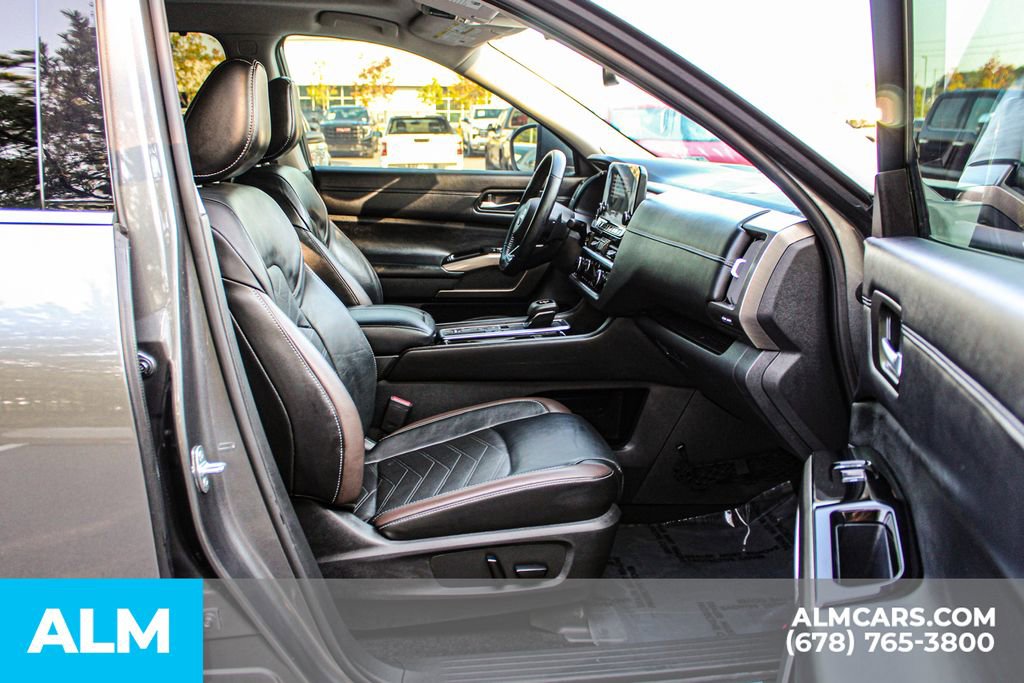Used 2022 Nissan Pathfinder Platinum w/ Cargo Package image 22