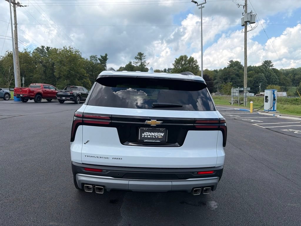 New 2026 Chevrolet Traverse LT w/ Driver Confidence Package AWD/4WD image 7