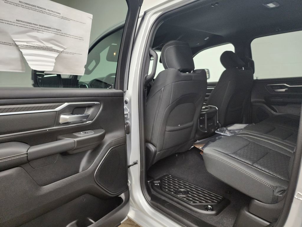 New 2026 RAM 1500 4x4 Crew Cab image 17