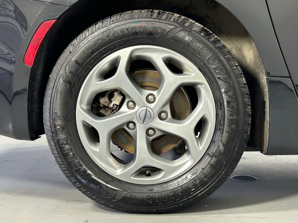 Used 2023 Chrysler Pacifica Limited image 39