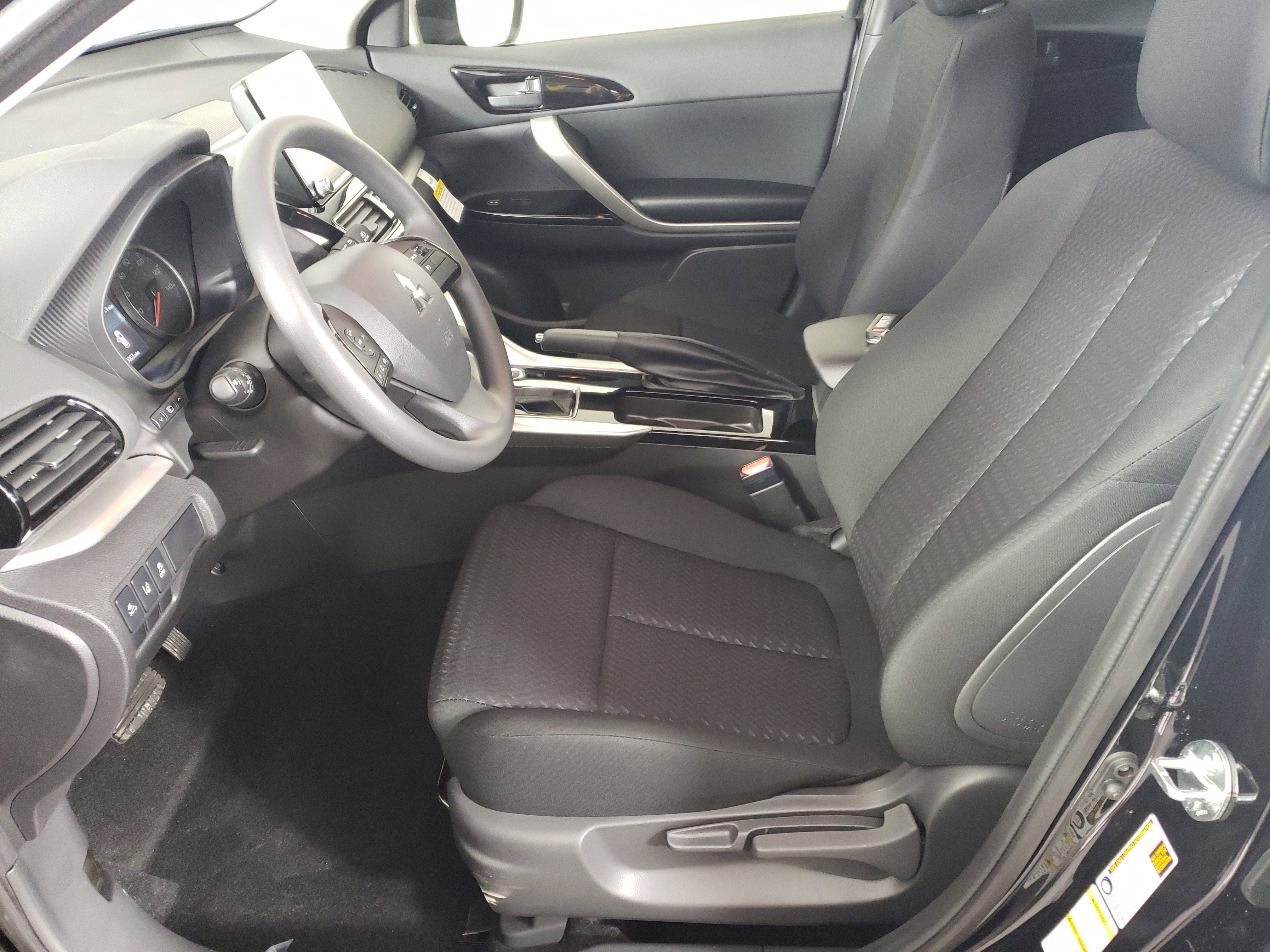 New 2025 Mitsubishi Eclipse Cross LE image 8