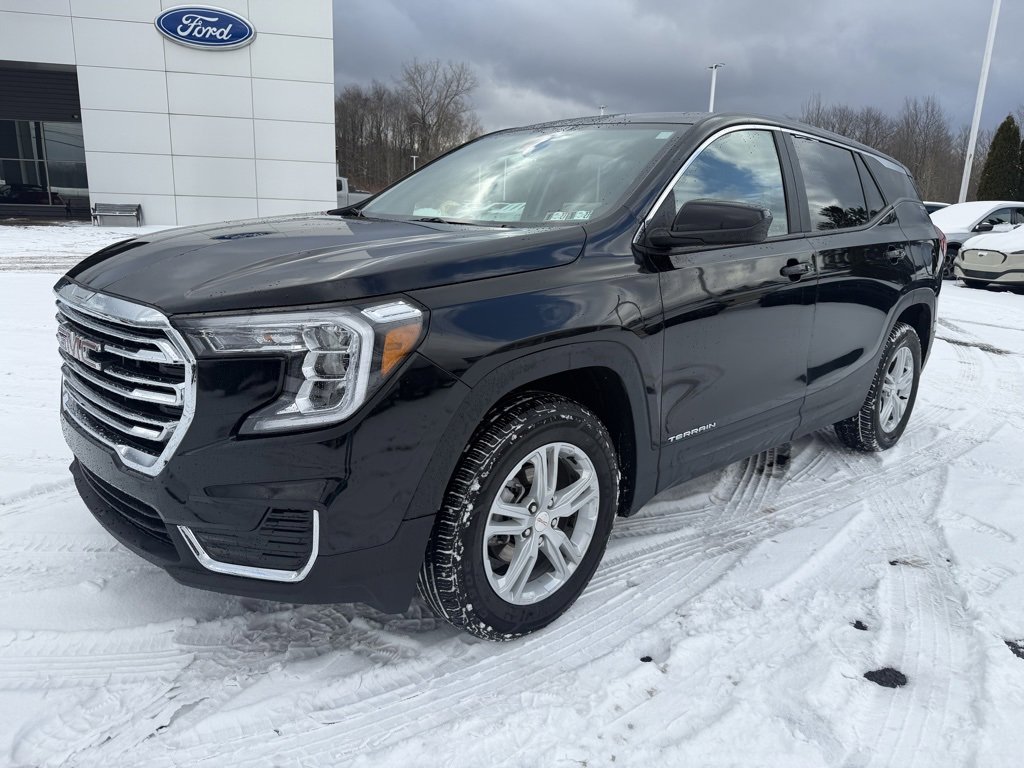 Used 2024 GMC Terrain SLE image 1