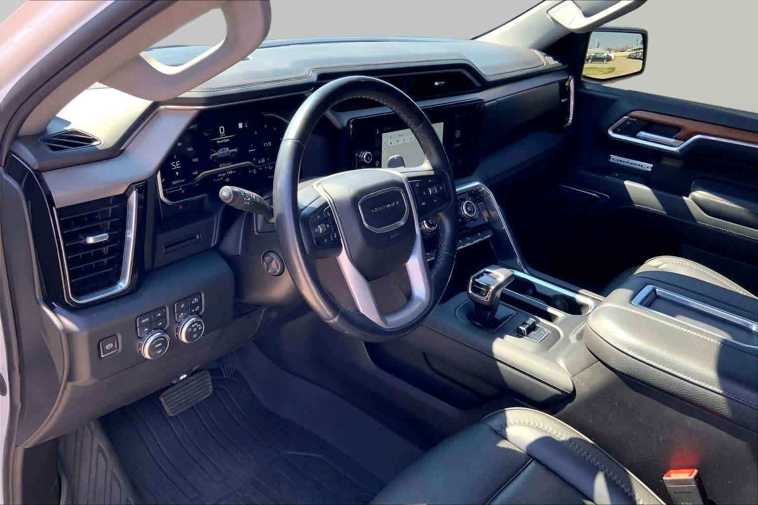 Used 2022 GMC Sierra 1500 Denali w/ Denali Carbonpro Edition AWD/4WD image 18