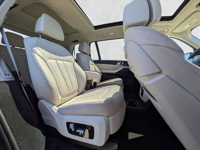 Used 2022 BMW X7 xDrive40i w/ Executive Package AWD/4WD image 22
