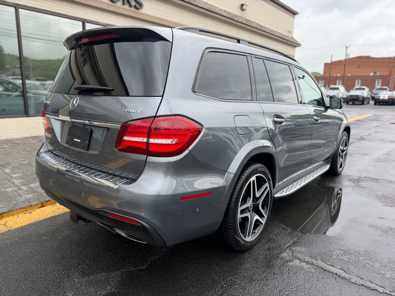 Used 2018 Mercedes-Benz GLS 550 4MATIC image 3