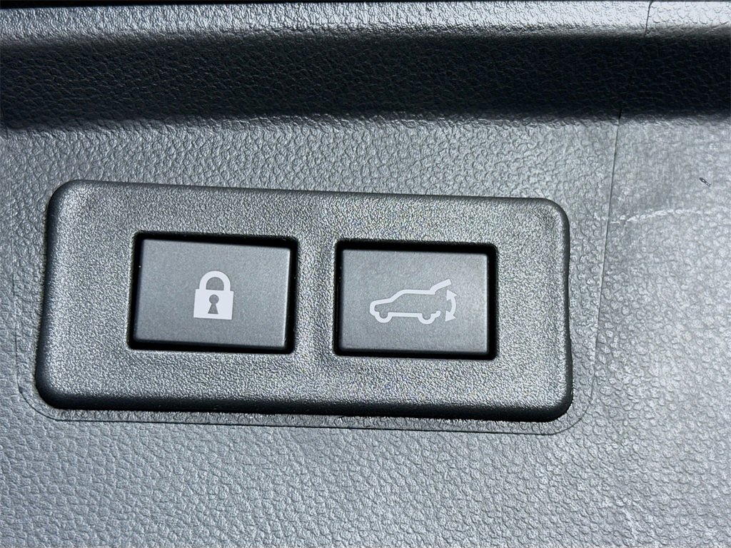 Certified 2025 Subaru Outback Limited image 32