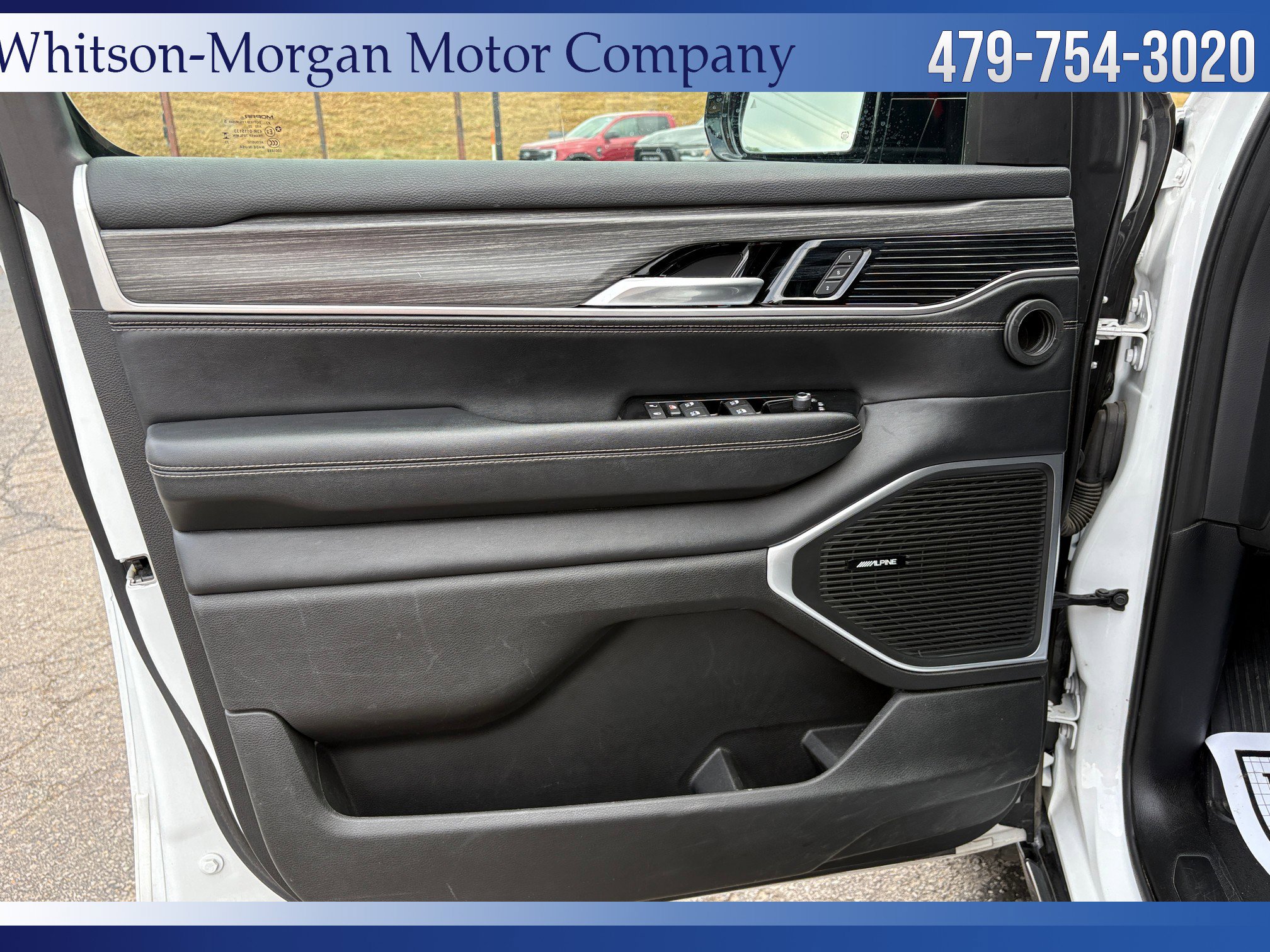 Used 2024 Jeep Wagoneer Series II w/ Flexible Seating Group image 11