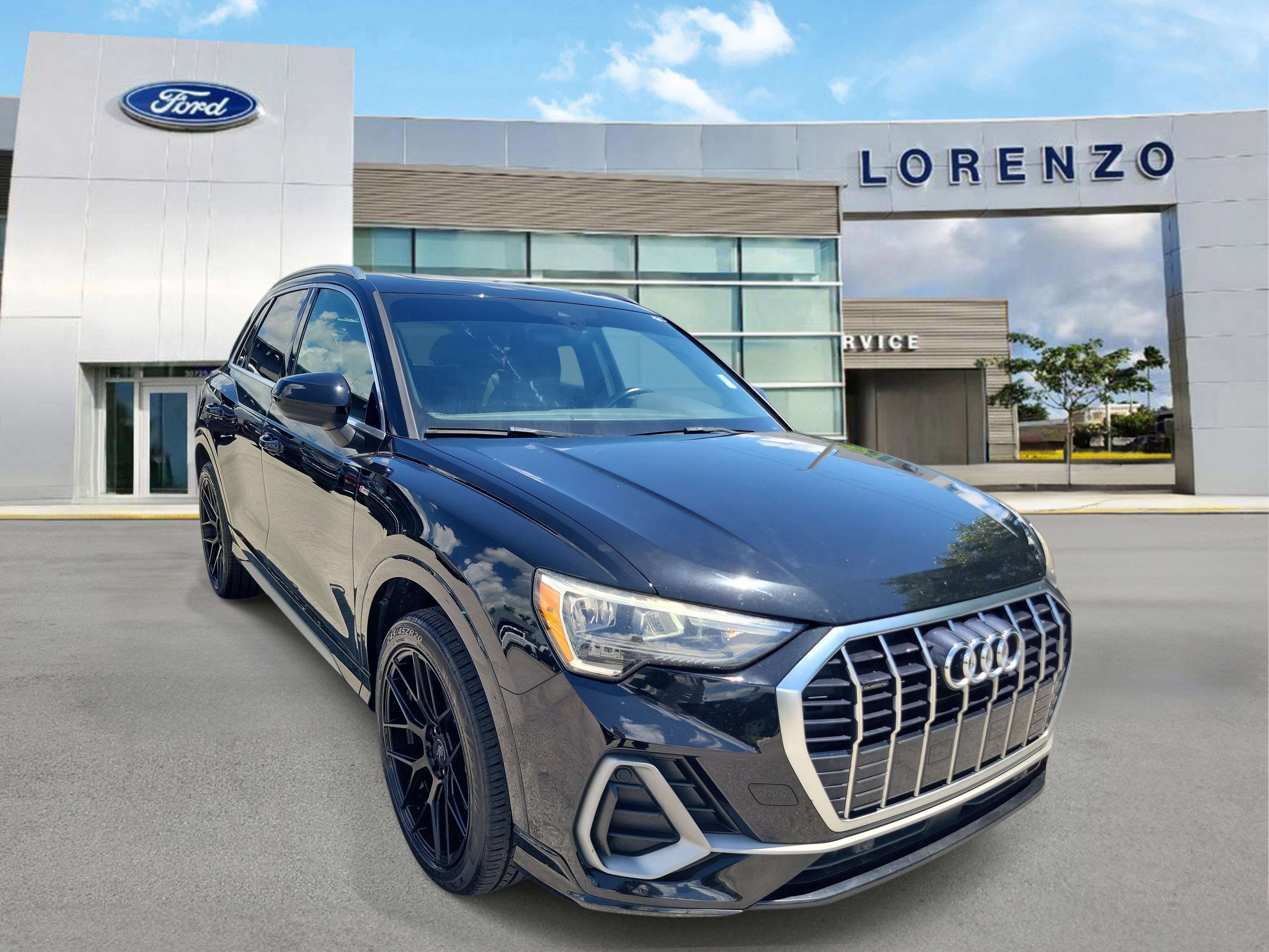 Used 2020 Audi Q3 2.0T Premium w/ Convenience Package AWD/4WD image 3