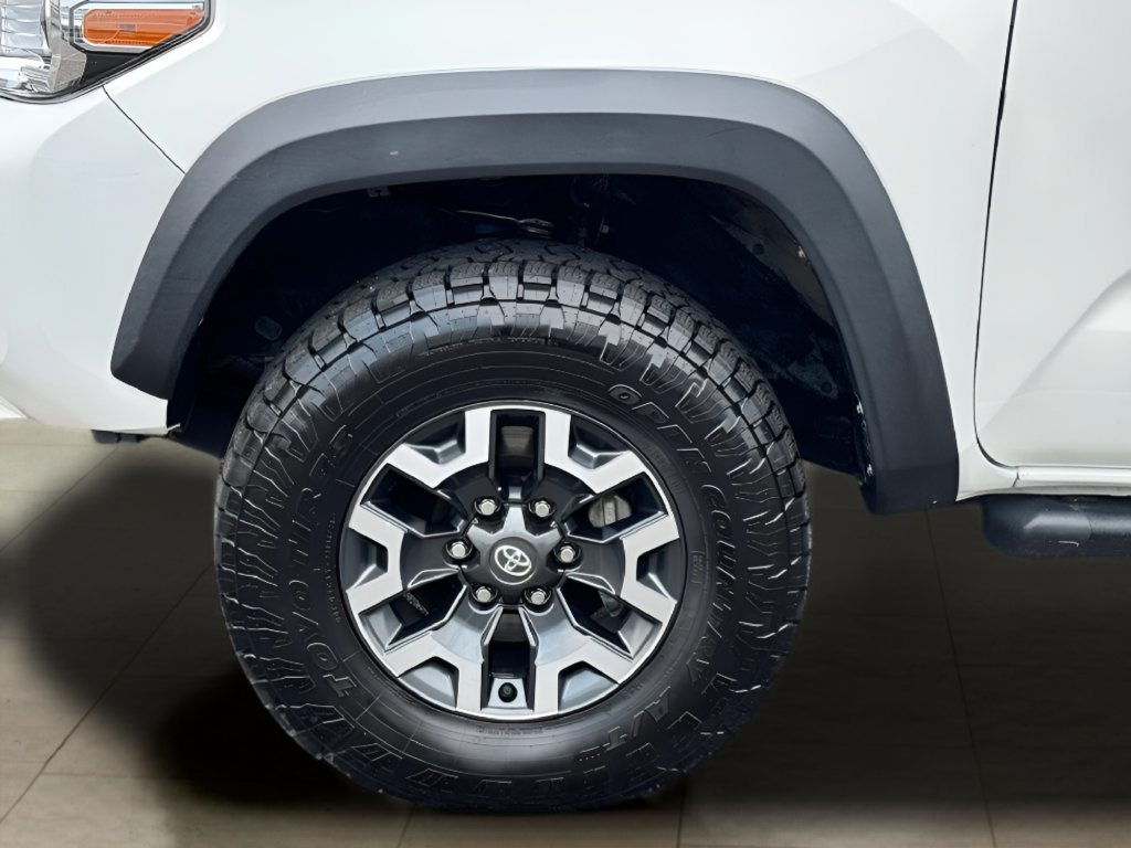 Used 2022 Toyota Tacoma TRD Off-Road w/ Technology Package AWD/4WD image 33