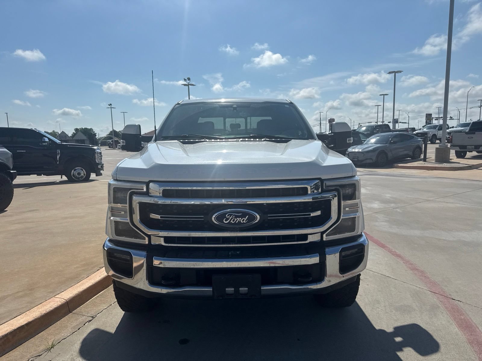 Used 2022 Ford F250 Lariat w/ Tremor Off-Road Package AWD/4WD image 2