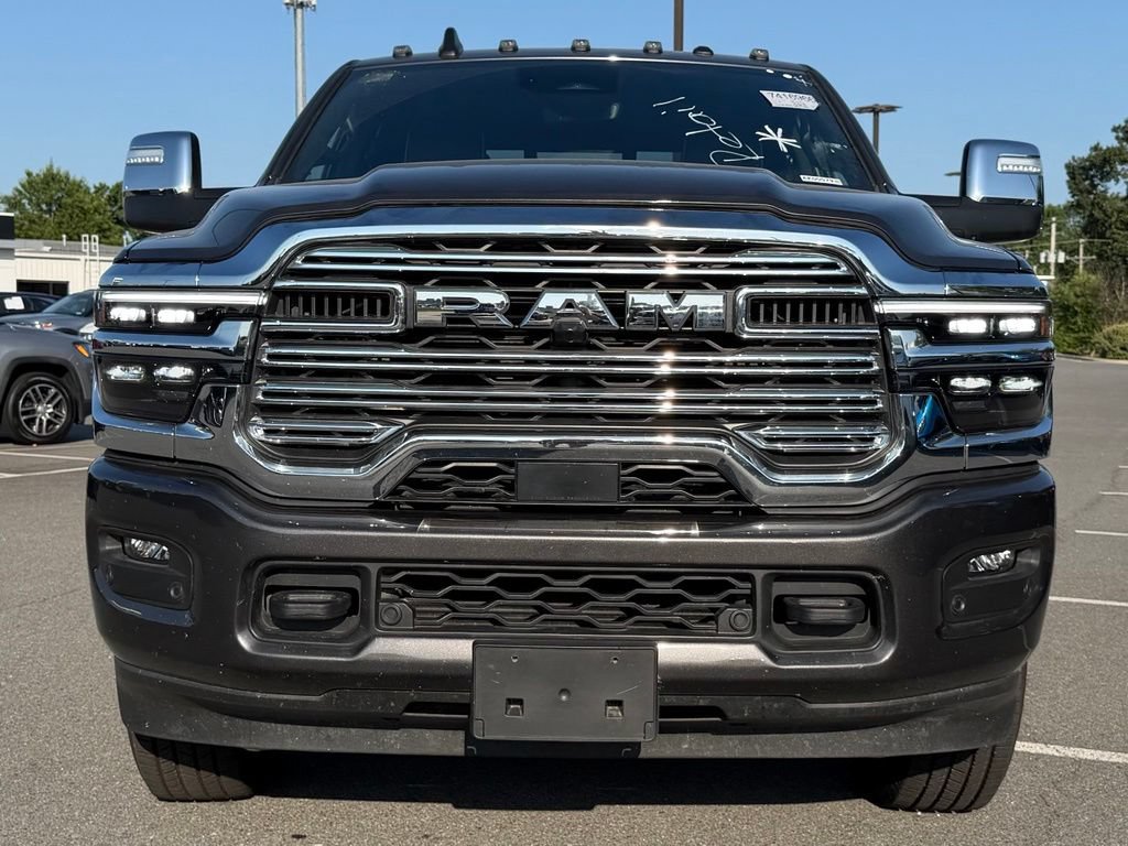 Used 2025 RAM 3500 Laramie AWD/4WD image 2