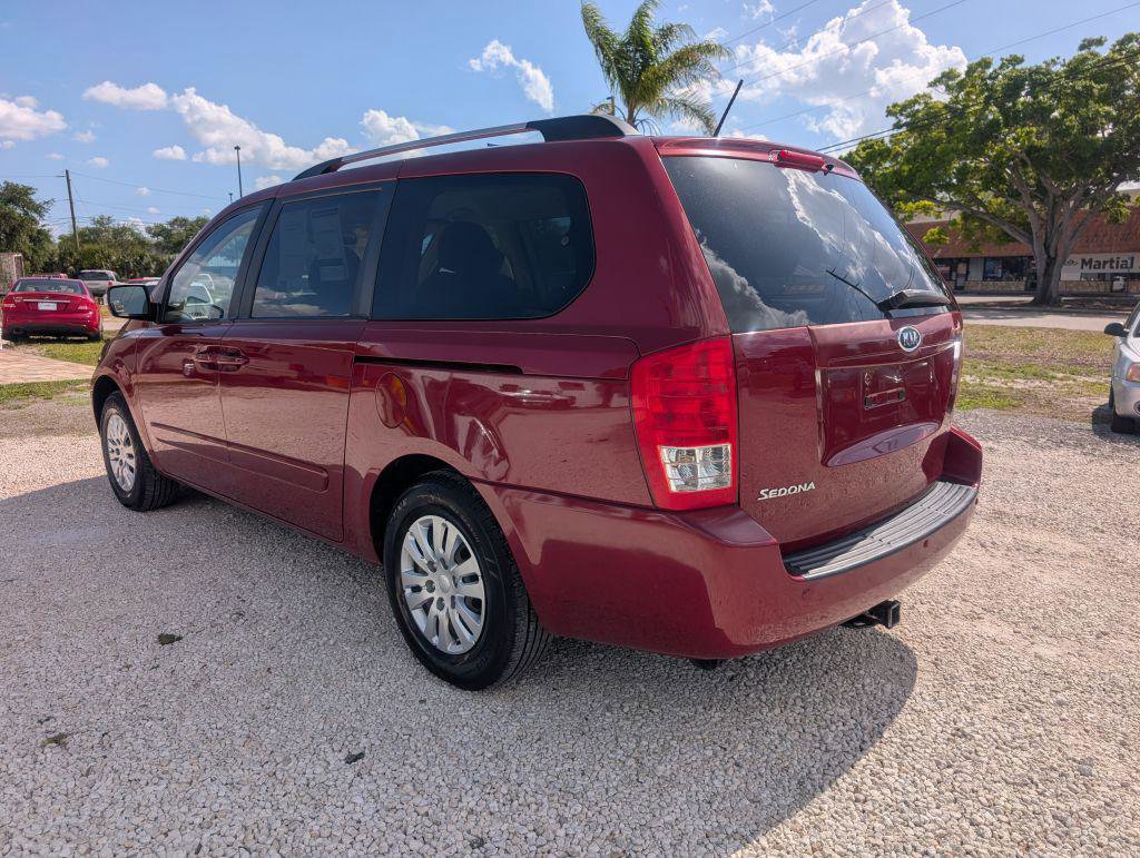 Used 2012 Kia Sedona LX image 5