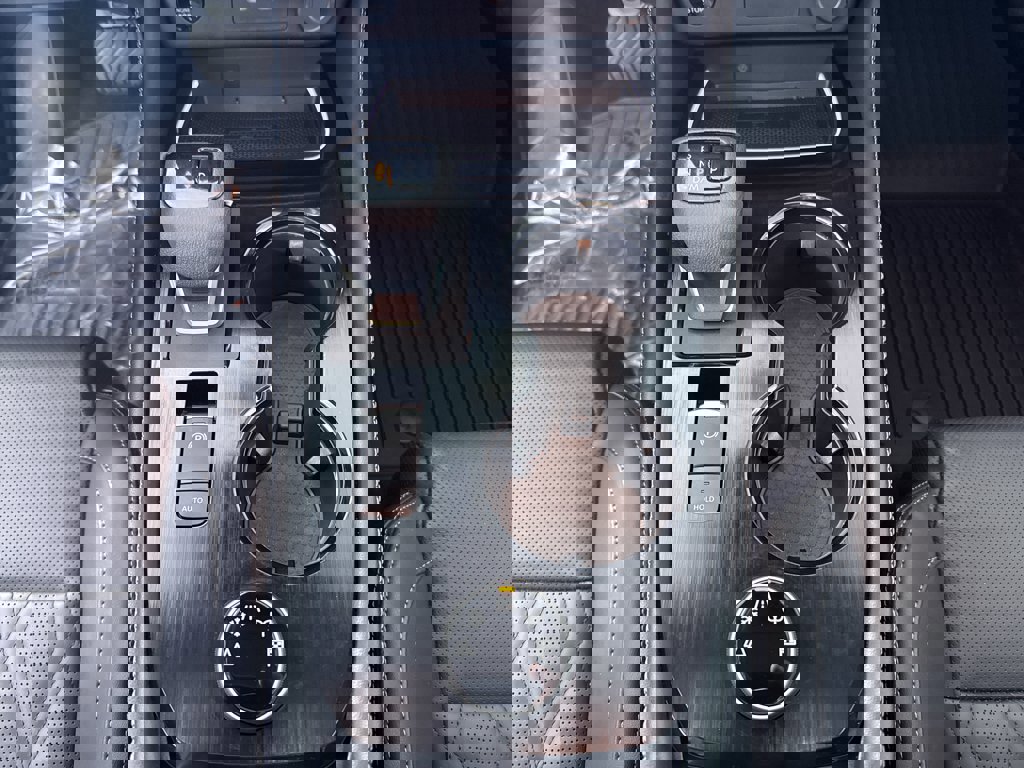 Used 2024 Nissan Rogue Platinum image 21