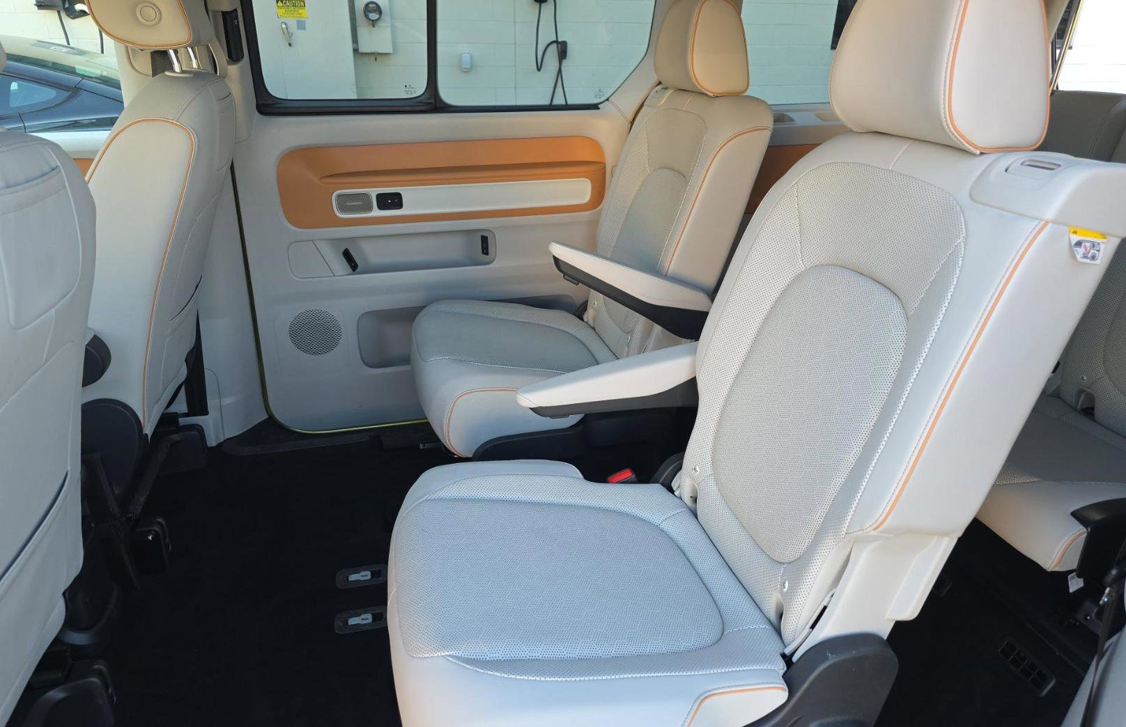Used 2025 Volkswagen ID. Buzz Pro S Plus AWD/4WD image 13