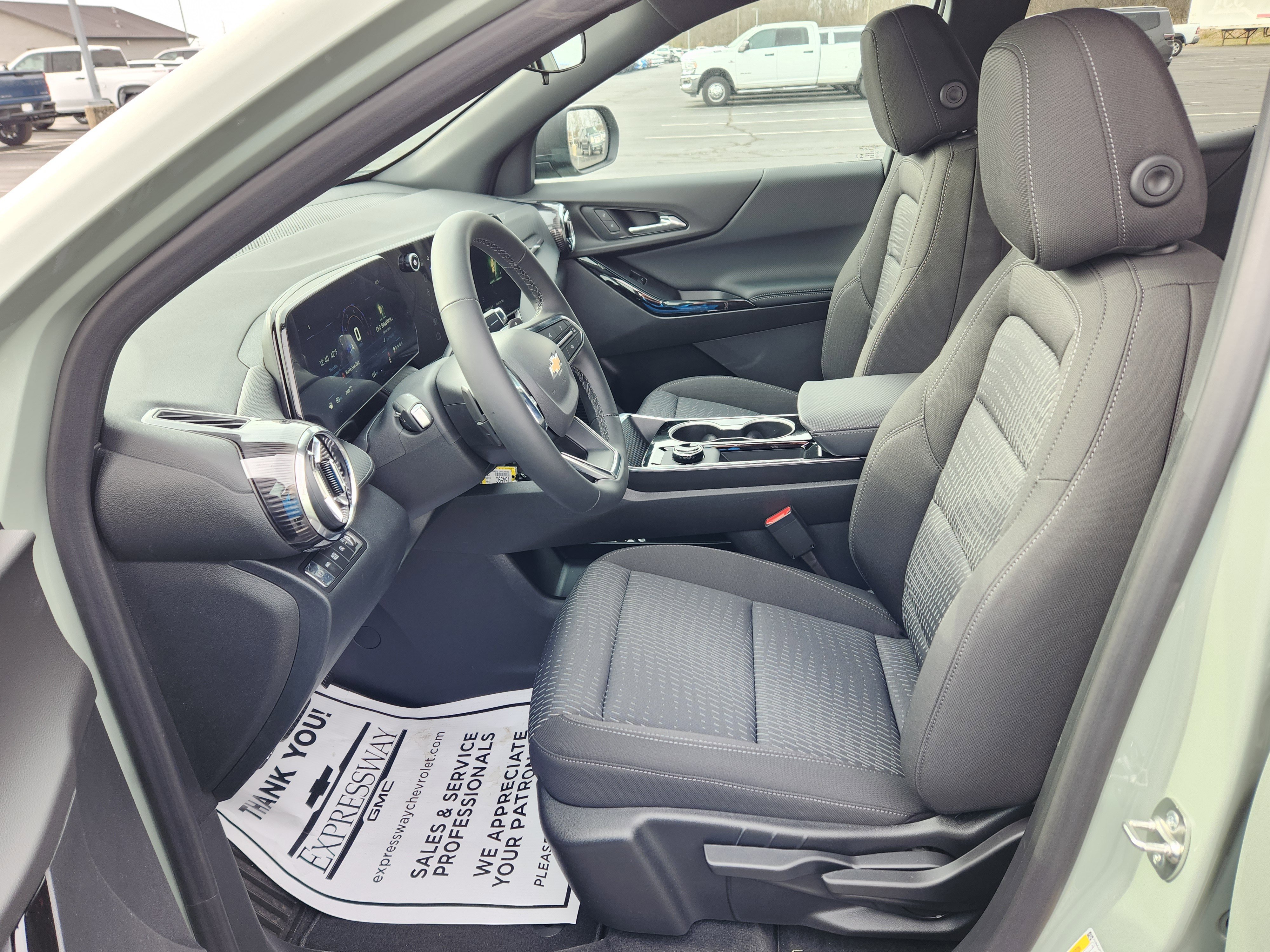 New 2026 Chevrolet Equinox LT image 9