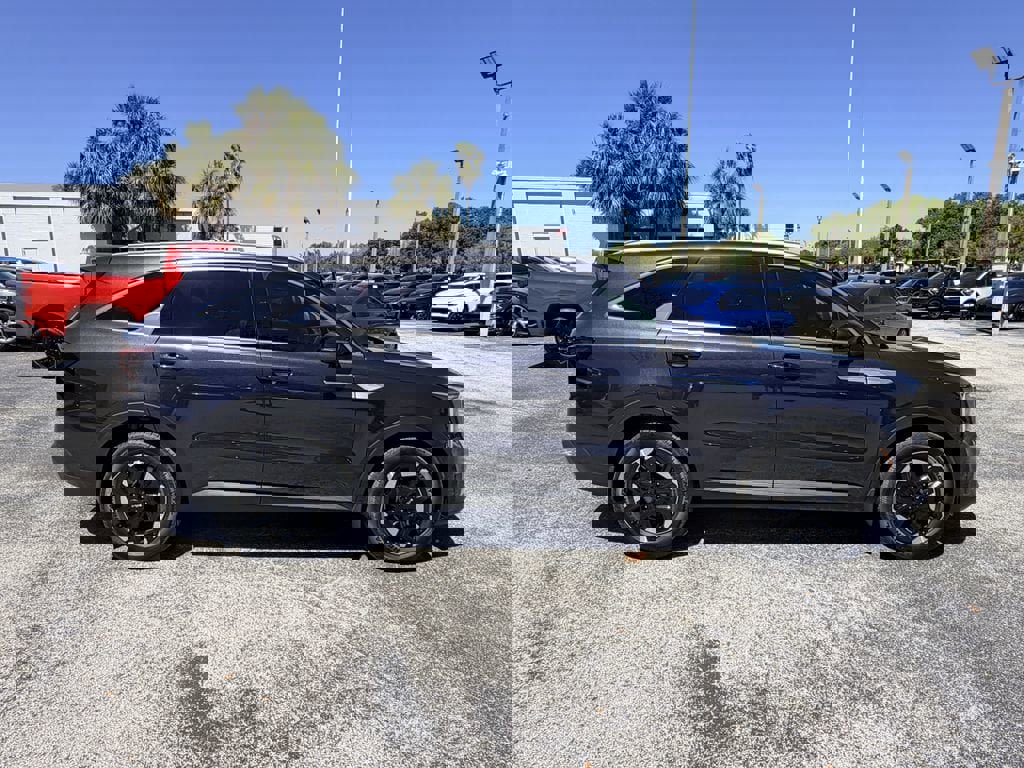 Certified 2025 Kia Sorento S w/ Panoramic Sunroof Package image 4