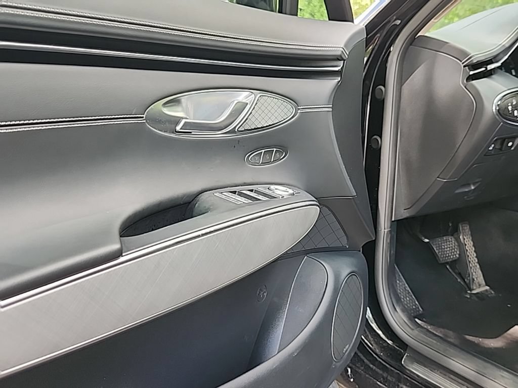 Certified 2025 Genesis Electrified GV70 w/ Prestige Package AWD/4WD image 7