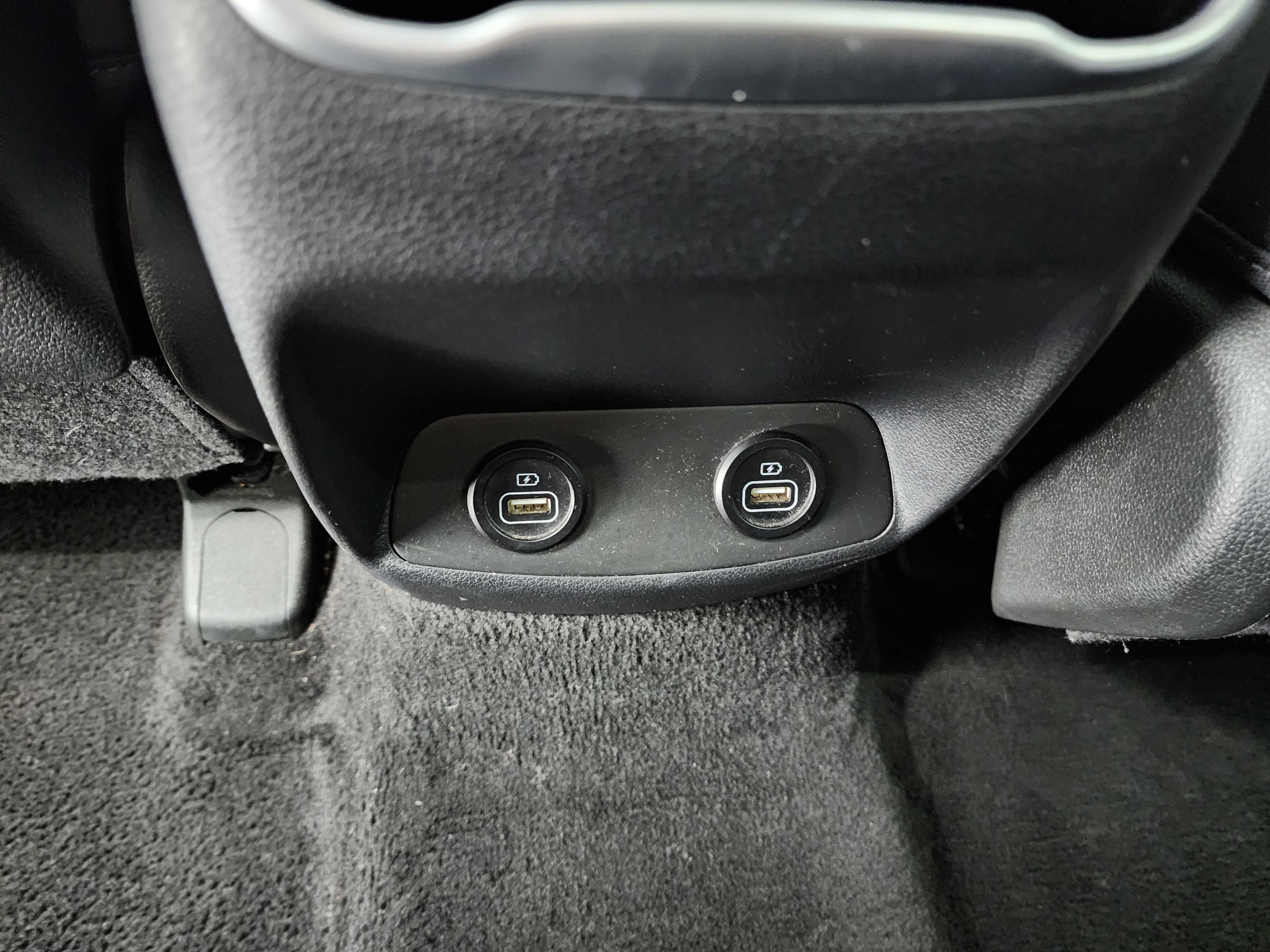 Used 2023 Hyundai Santa Fe SEL image 36