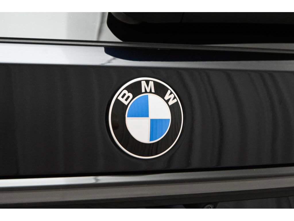 Used 2025 BMW X7 M60i AWD/4WD image 77