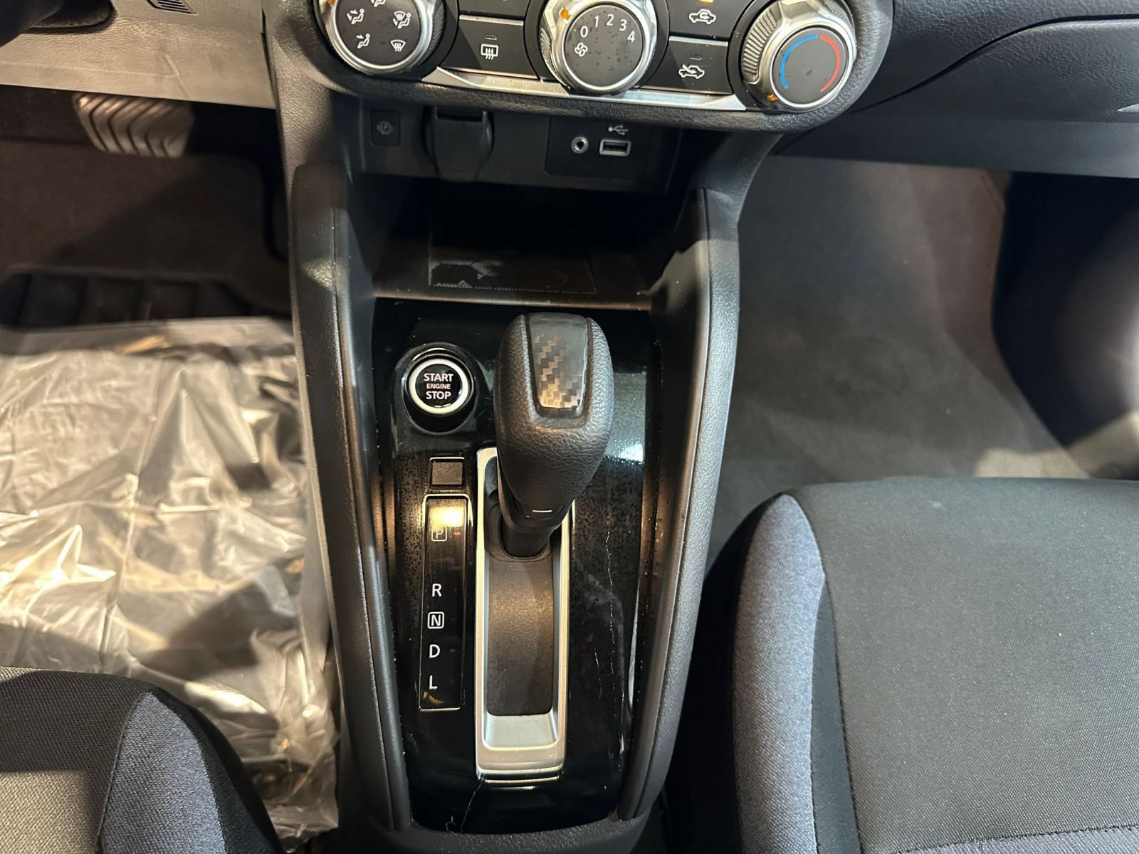 Used 2025 Nissan Versa SV FWD image 40