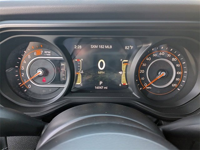 Used 2024 Jeep Wrangler Rubicon w/ Safety Group image 25