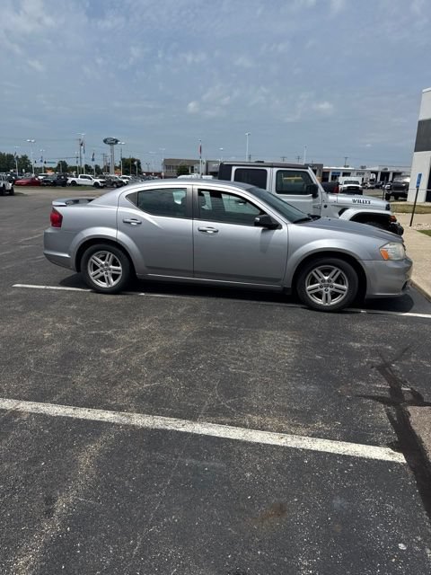 Used 2014 Dodge Avenger SE w/ Sport Appearance Group FWD image 4