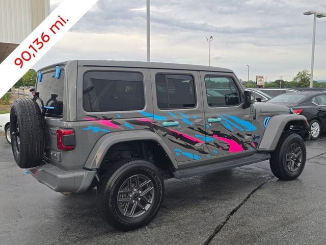 Used 2022 Jeep Wrangler Unlimited Sahara AWD/4WD video 3