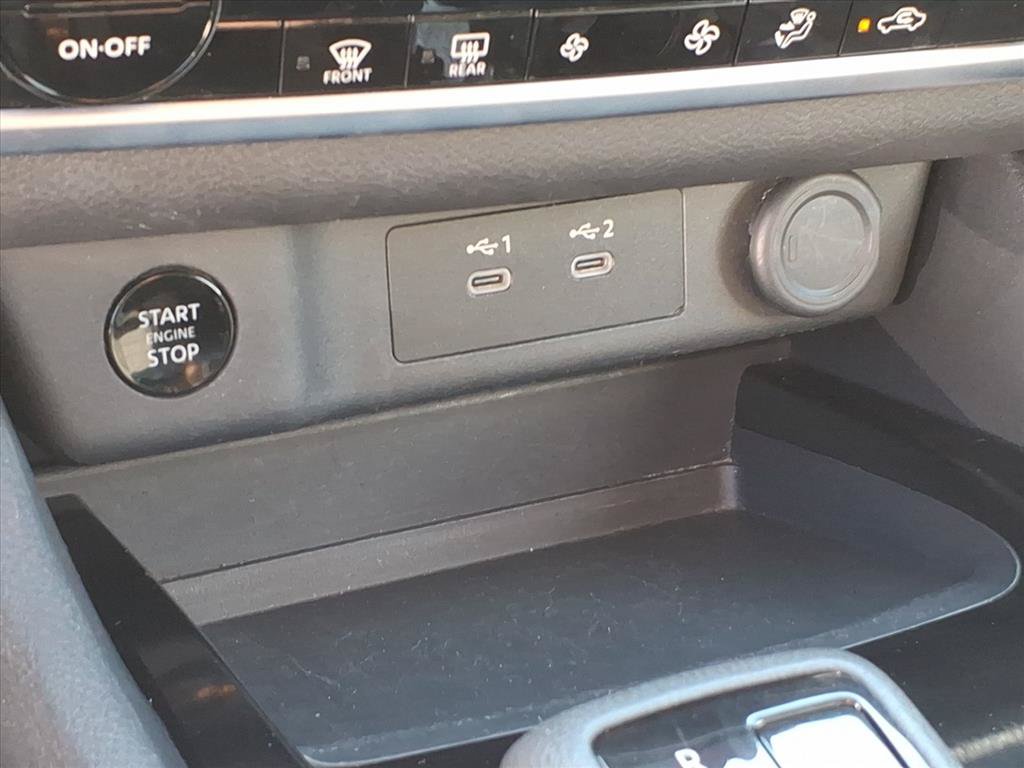 Used 2025 Nissan Rogue SV FWD image 31