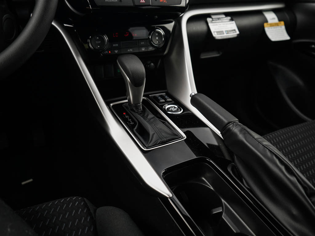 New 2026 Mitsubishi Eclipse Cross LE AWD/4WD image 25