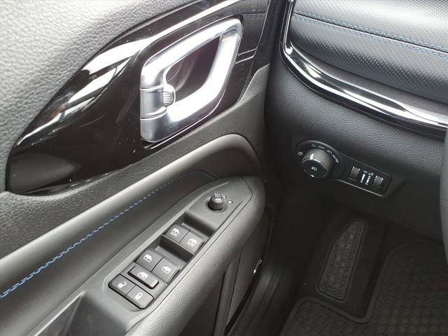 New 2025 Jeep Compass Latitude w/ Sun & Sound Group image 15