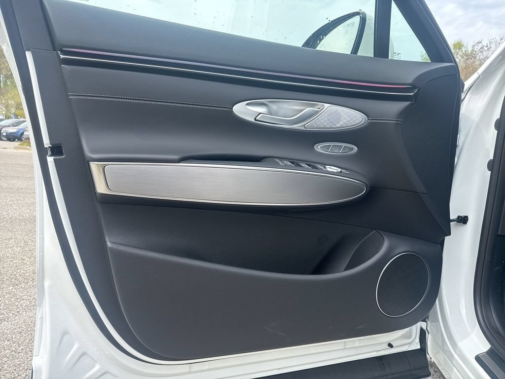 New 2026 Genesis GV70 2.5T Select AWD/4WD image 13