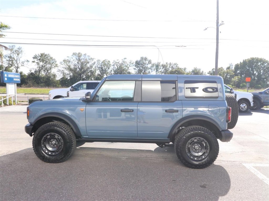 New 2025 Ford Bronco Badlands image 9