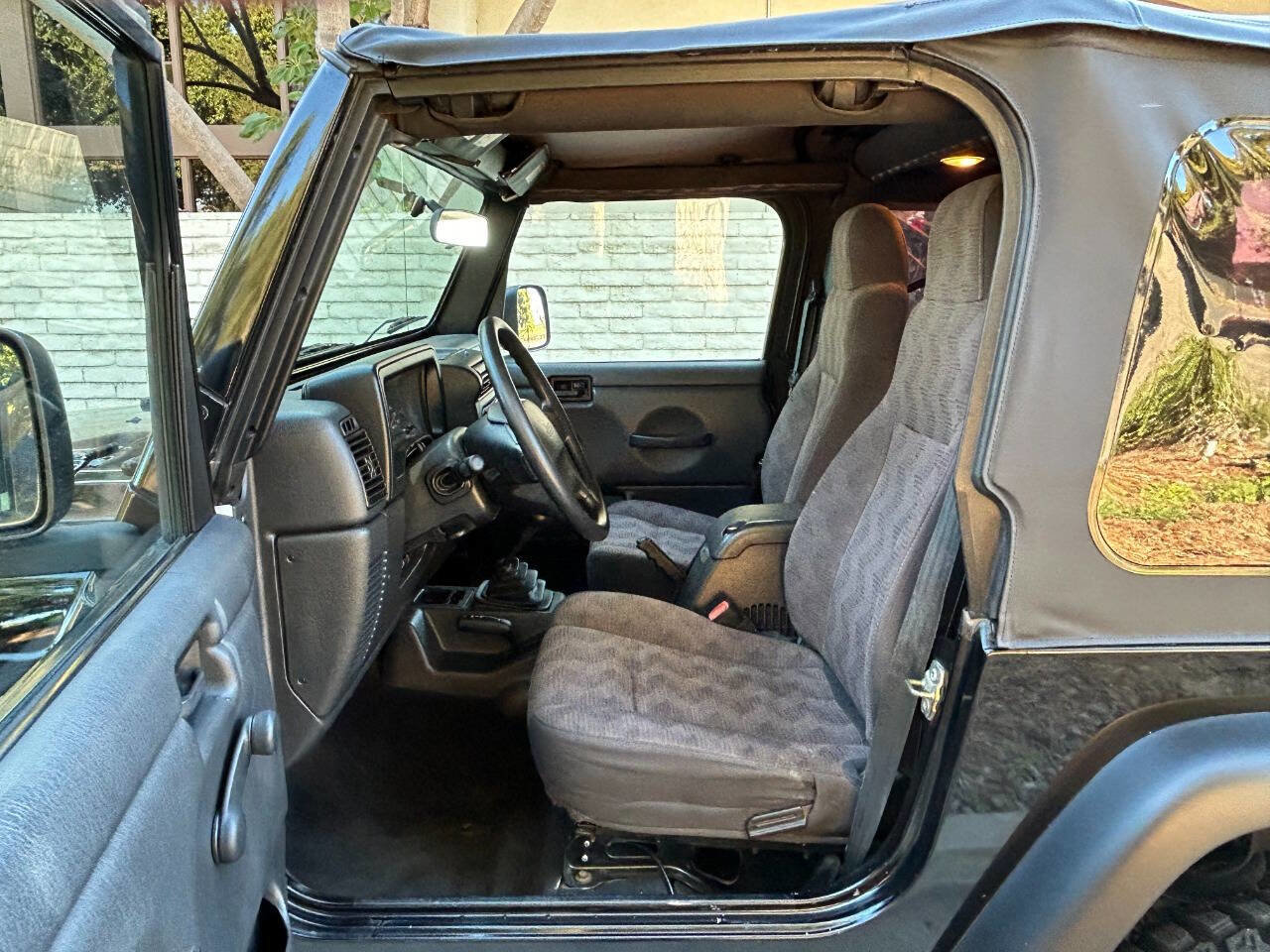 Used 2004 Jeep Wrangler Sport image 26