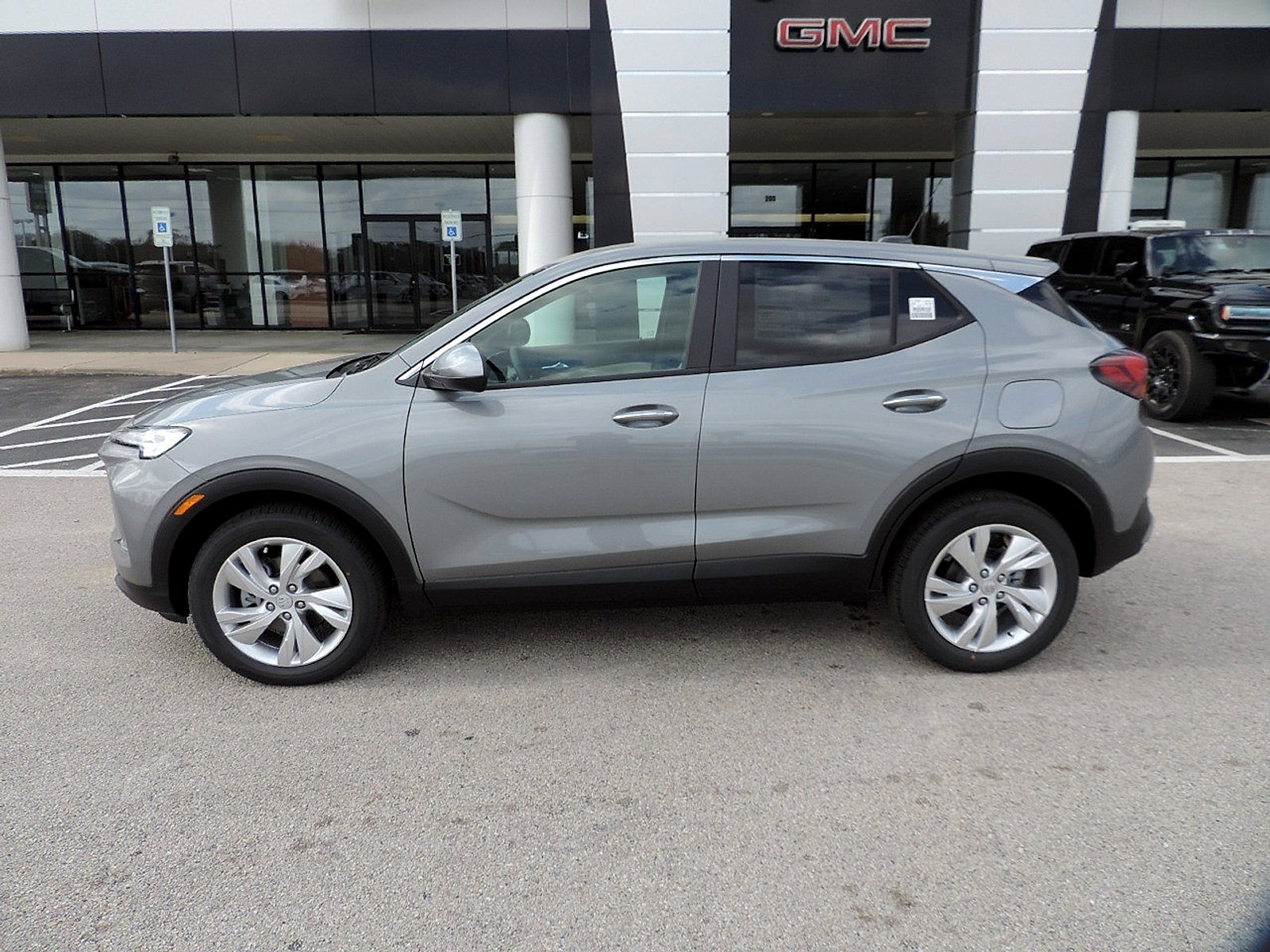 New 2026 Buick Encore GX Preferred w/ Comfort Package FWD image 8
