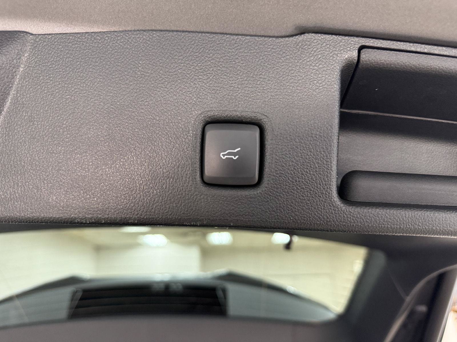 Used 2024 Ford Escape ST-Line w/ Tech Pack #1 AWD/4WD image 27