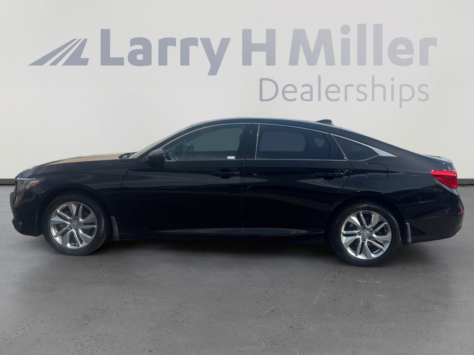 Used 2019 Honda Accord LX image 2