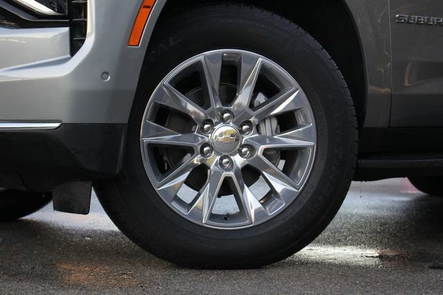 Used 2025 Chevrolet Suburban Premier video 3