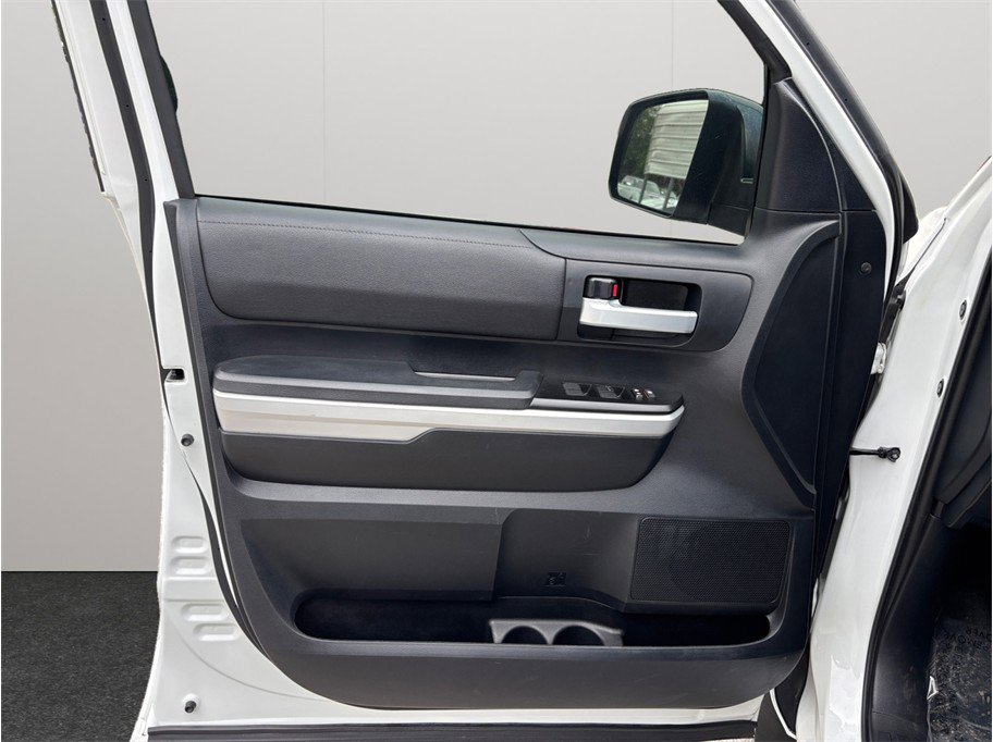 Used 2018 Toyota Tundra SR5 w/ SR5 Upgrade Package image 18