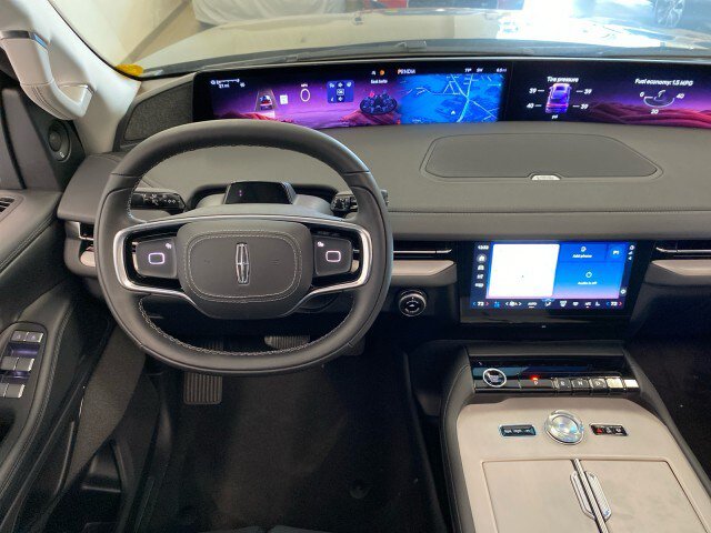 New 2027 Lincoln Navigator Reserve AWD/4WD image 15