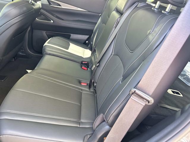 Certified 2026 INFINITI QX60 Luxe w/ Cargo Package FWD image 21