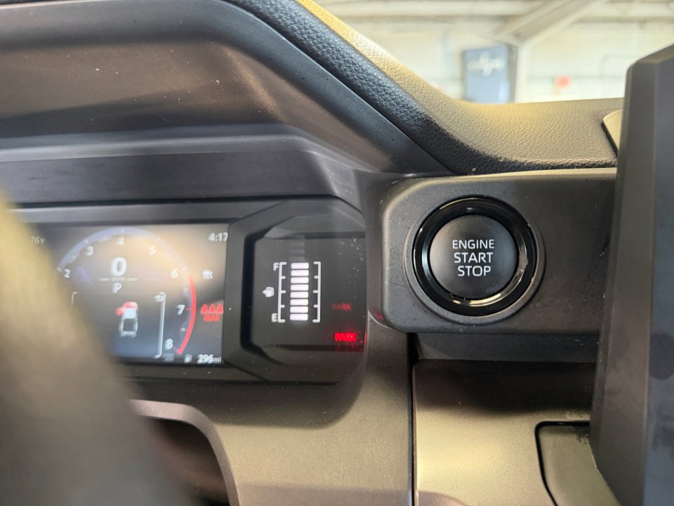 Used 2025 Toyota Tacoma SR5 AWD/4WD image 20