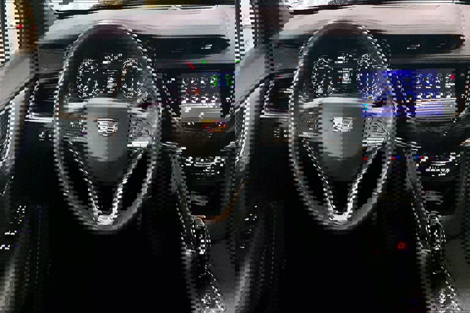 Used 2025 Cadillac XT6 Premium Luxury image 5