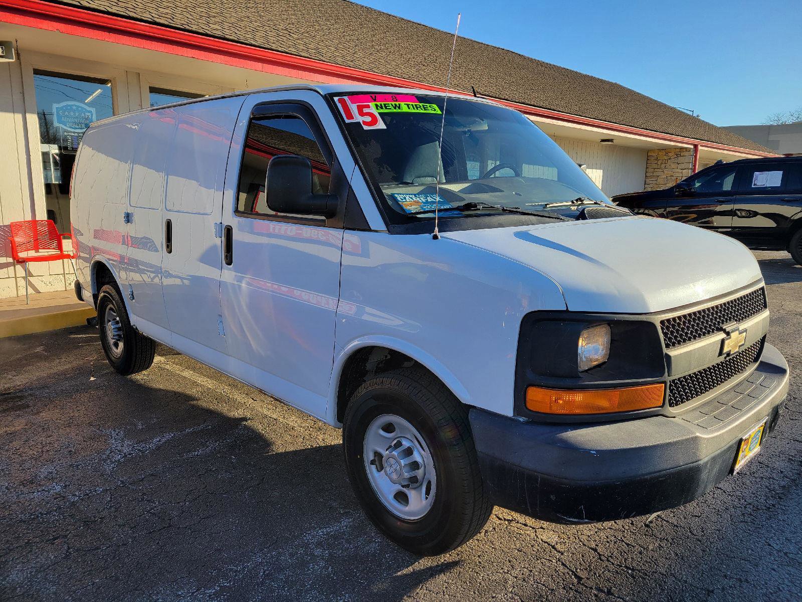 Used 2015 Chevrolet Express 2500 image 3
