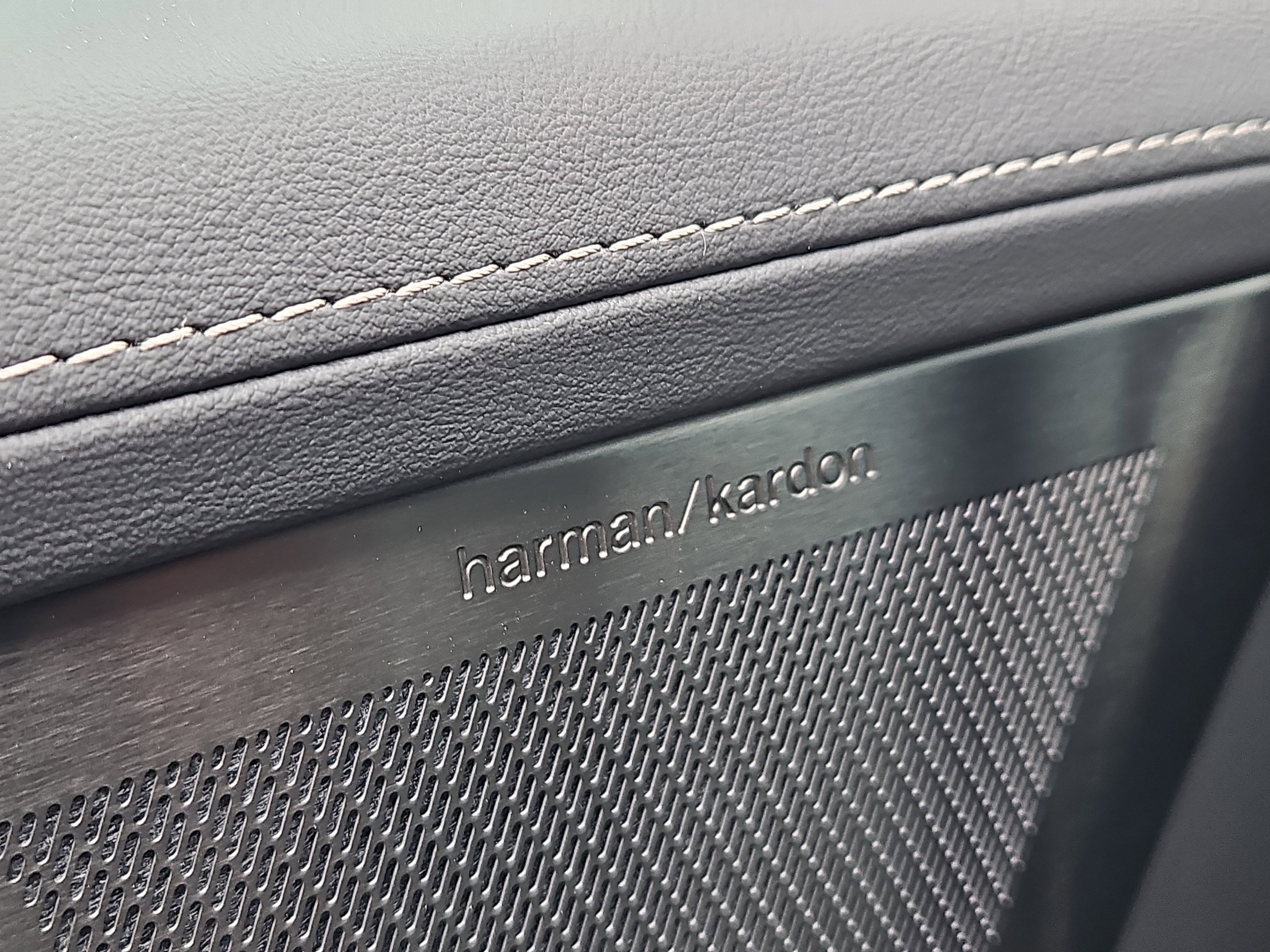 New 2026 Volvo XC90 T8 Plus w/ Protection Package Premier image 9