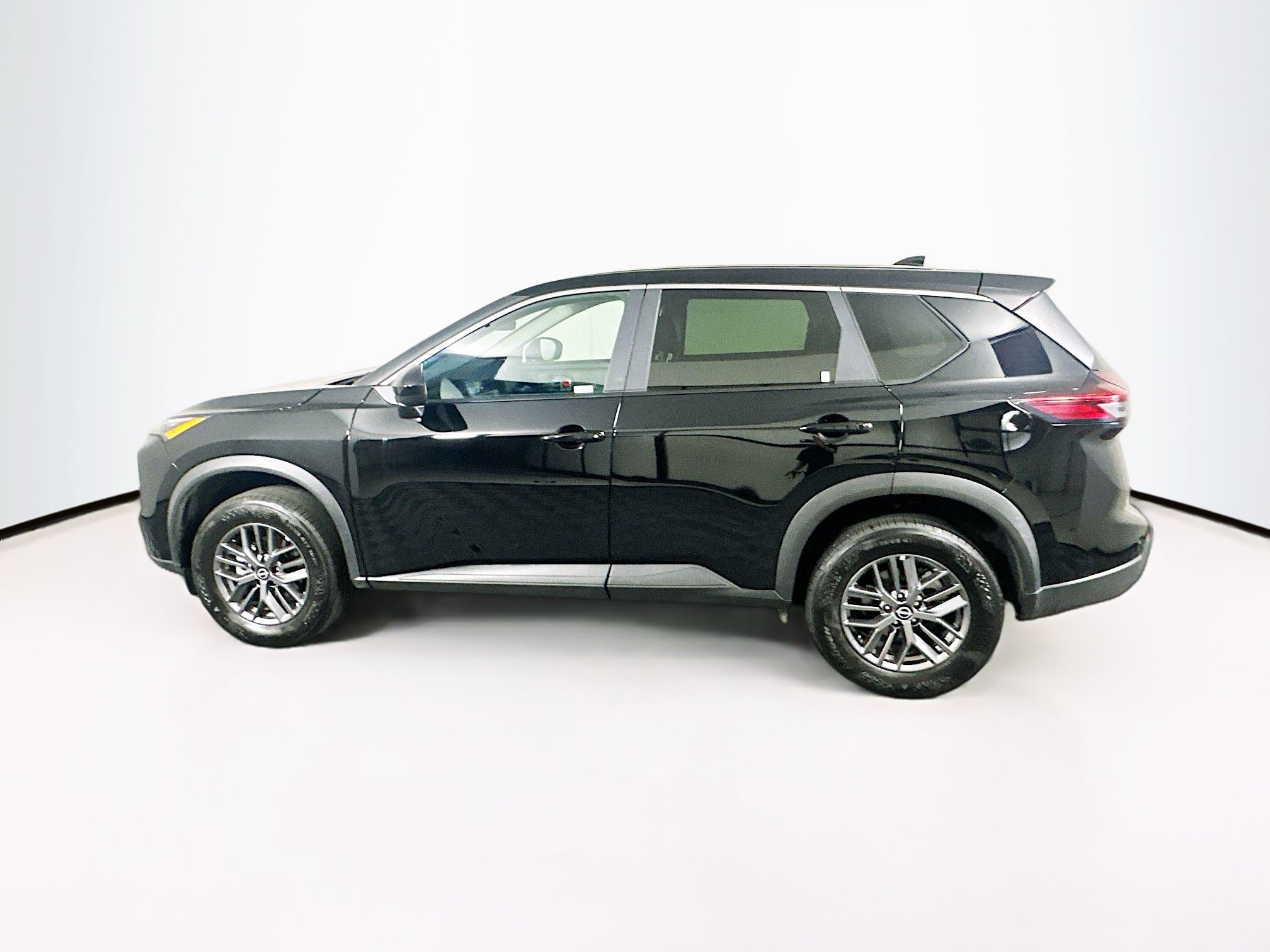 Used 2026 Nissan Rogue SV AWD/4WD image 4