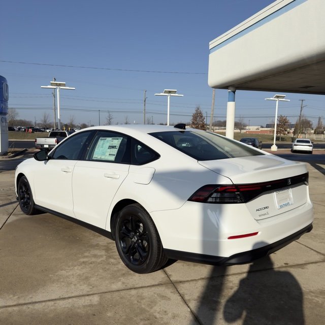 Certified 2025 Honda Accord SE image 5