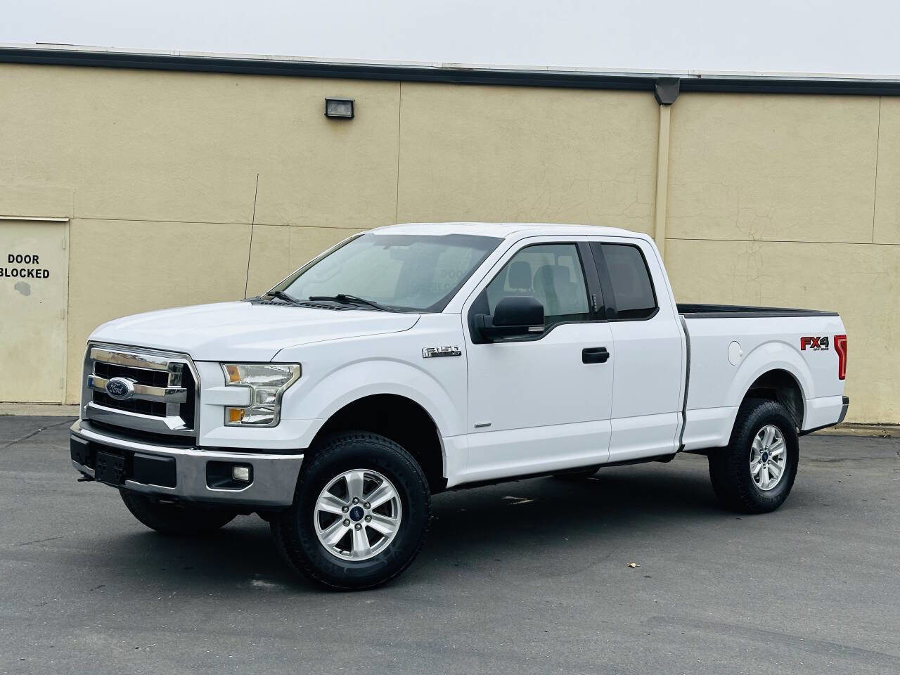 Used 2016 Ford F150 XLT w/ Trailer Tow Package image 4