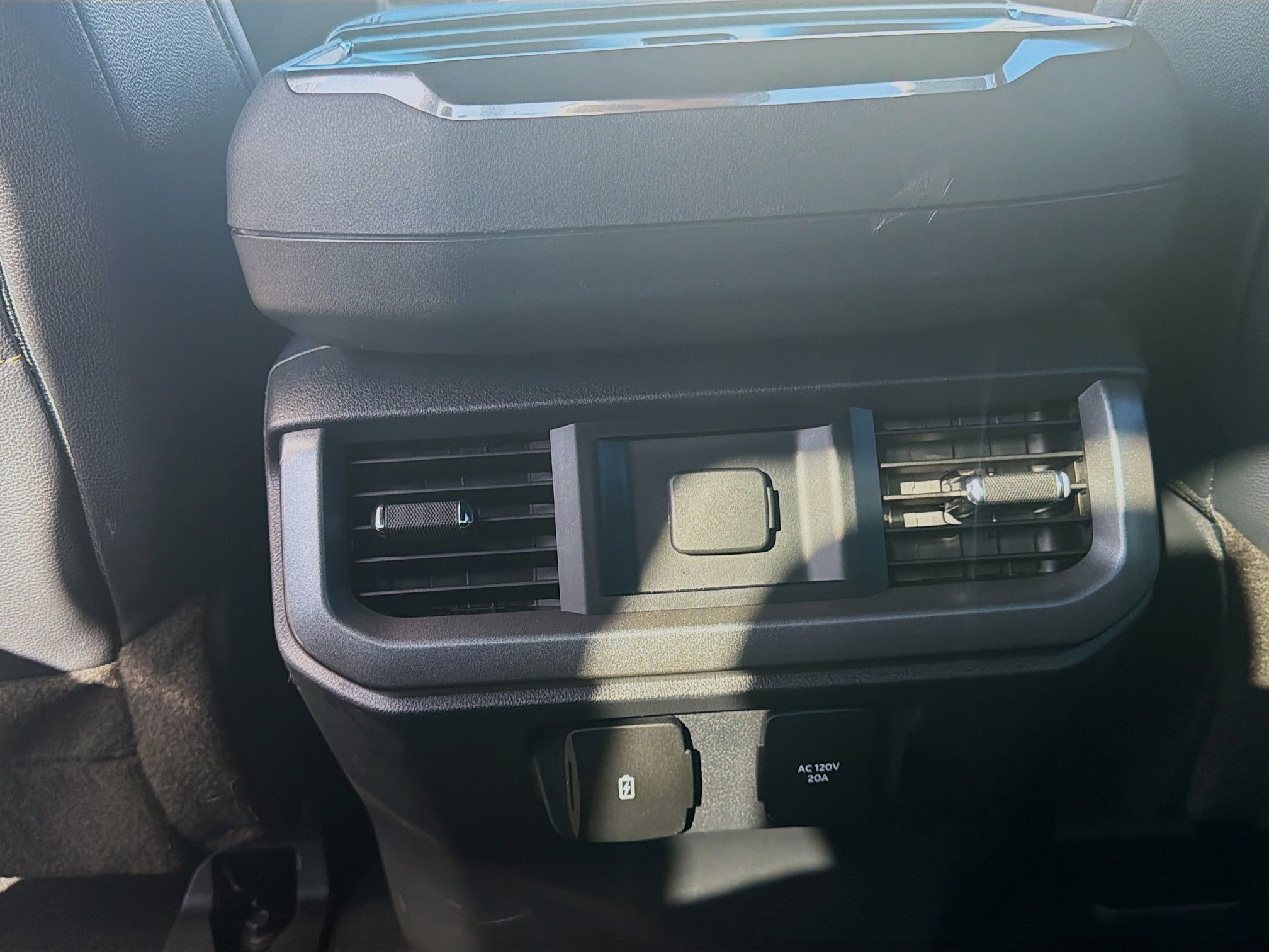 Used 2023 Ford F150 Lightning Lariat image 20