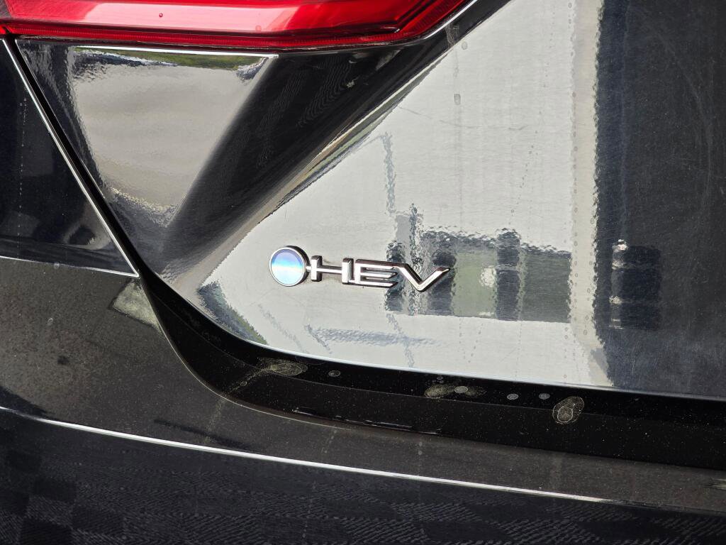 Used 2025 Toyota Camry XLE FWD image 13
